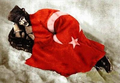 NE MUTLU TÜRKÜM DİYENE