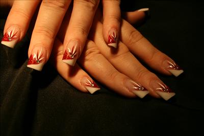  nails