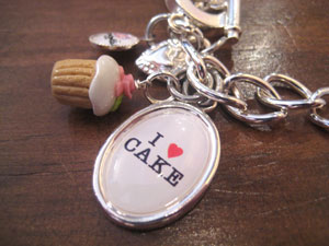 I heart cake bracelet