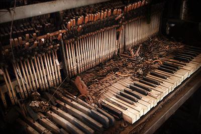 a broken piano