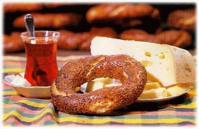 çay - simit - peynir; muhabbetle :-)