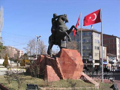 Atatürk Heykeli