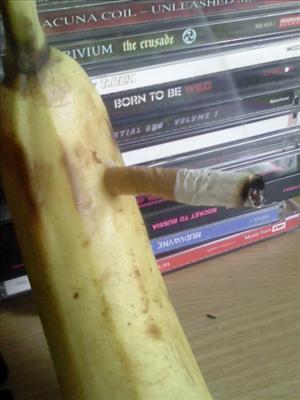 SMOKEY AND THE BANANA