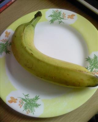 BANANA ON A PLATE