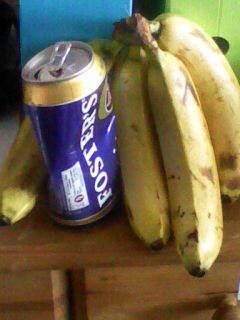 PARTYING BANANAS