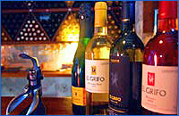 Vinos de Lanzarote. Simboliza \"te invito a una copa, que paga el pueblo\". 