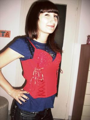 Giady con il corsetto