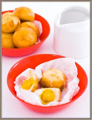 ซาลาเปาไส้ครีมทอด (Fried Sweet Cream Bun)