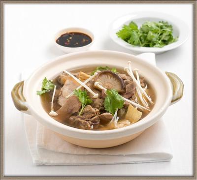 บักกุดเต๋ (Pork Rib Soup with 15 Chinese Herbs)