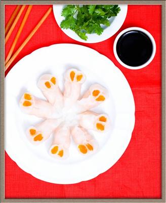 ปลาทอง (Steamed Rolls Stuffed with Shrimp) 