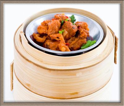 ซี่โครงหมูน้ำแดง (Pork Rib served with Red Spicy Sauce) 