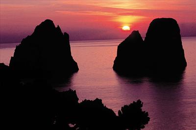  Tramonto dai Faraglioni di Capri 