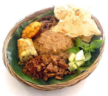 Nasi Pecel Mak Nyuzz Lauk Komplit wareg pol!