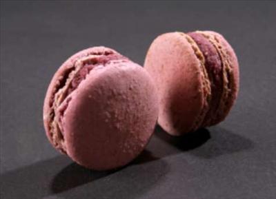Macaron violette cassis