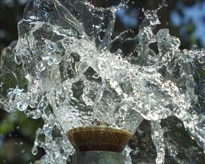 ...mas el que bebiere del agua que yo le daré, no tendrá sed jamás; sino que el agua que yo le daré será en él una fuente de agua que salte para vida eterna.   Juan 4:14