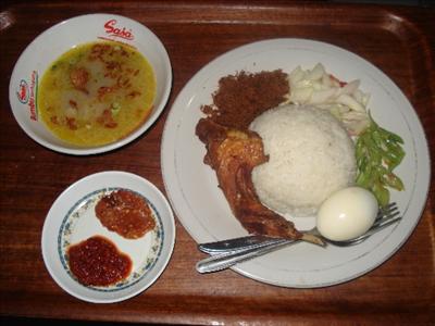 nasi  campur spesial ayam kampung goreng