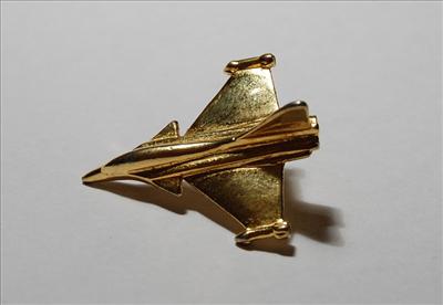 Avion Pin's