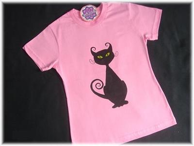 Camisa rosa con gato