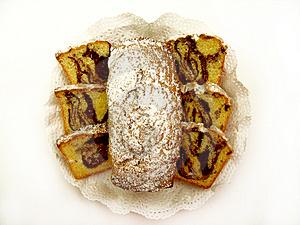 Poundcake with powdered sugar