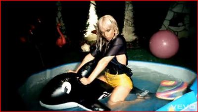 Lady Gaga & whale