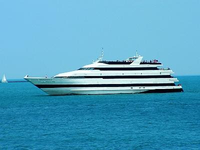 SAIL AWAY !