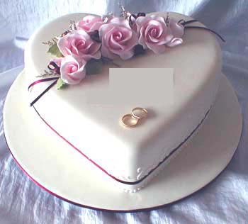 VALENTINE'S  HEART CAKE