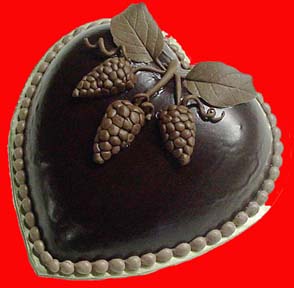 VALENTINE'S DAY CAKE