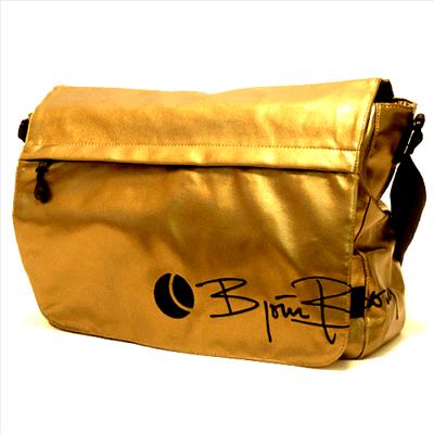 een gouden handtas!