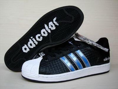 Adidas Adicolor shoe