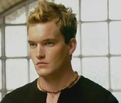 \"Blonde Bombshell\" Gareth
