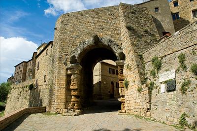 VOLTERRA - Porta all'Arco (etrusca)