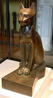 cat statue 