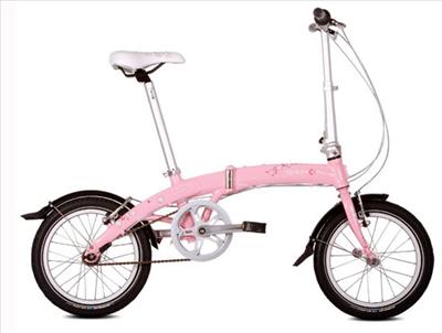 sepeda pink,,jd km jgn nebeng lg yya! aku pinjemin sepeda deh..wkwk