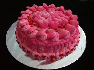 Kue PINK,,HEPI BEZDEY yya!!! aku buatin khusus bwt km,best wishes 4 u!! amin...