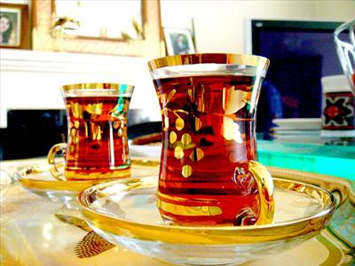 چای داغ و لب سوز