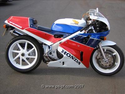 Honda rc-30