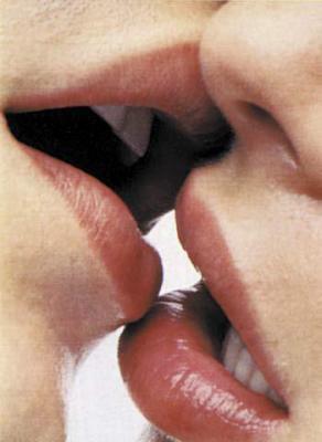kiss lips