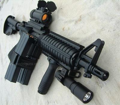 M16