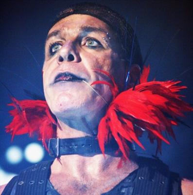 Feathered Till