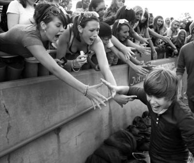 justin <3 <3 <3