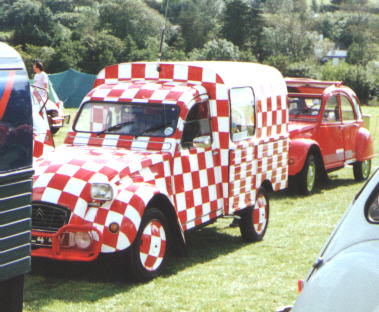 AK 400 Van (Squares)