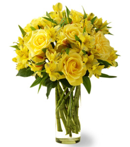 a bunch of yellow roses.