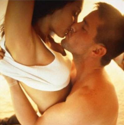 Taking It Off kiss