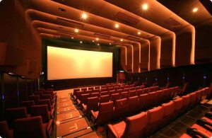 Queres vir ao cinema comigo?