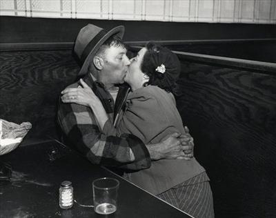 Making Out In Restaurants