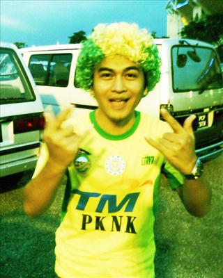 senyuman bersemangat gaya terap