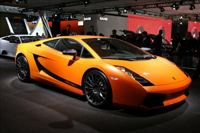 una supercar a scelta