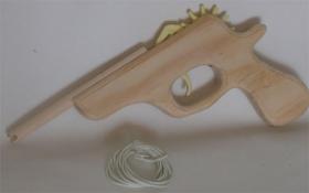 Pistolet en bois