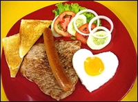 สเต็กหมูไส้กรอกไข่ดาว
