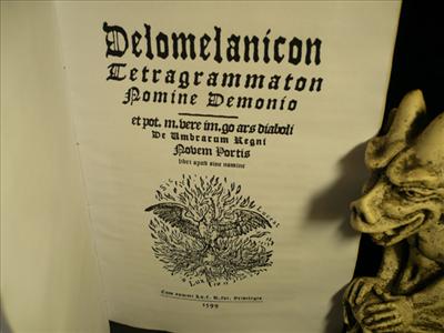 Delomelanicon